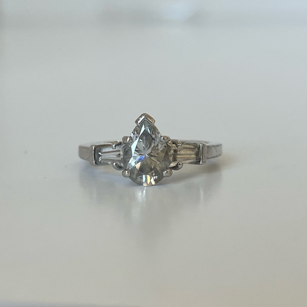 Pear Cut 925 Sterling Silver Ring Size 6